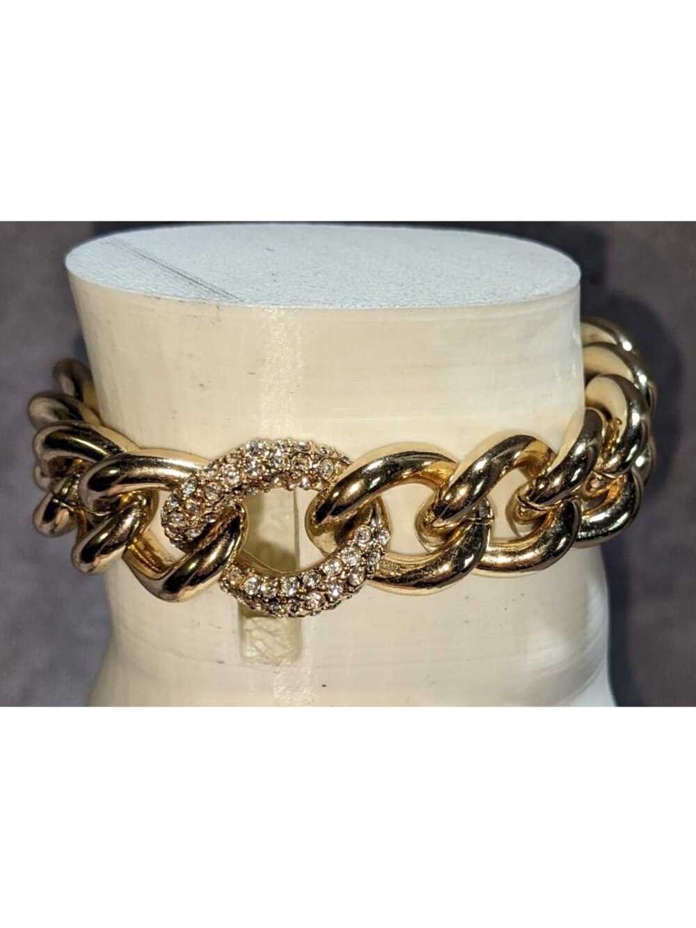 Victorias Secret Gold Tone Bracelet With Crystal Accents & Charm